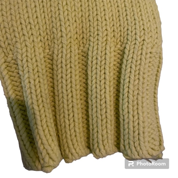 Caslon cardigan, size M, good condition with one small pull (see picture). - Picture 5 of 6